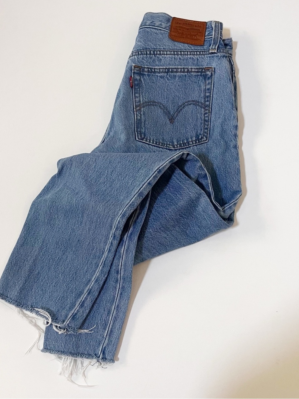Levi's Women's Straight Leg Medium Blue Denim Jeans